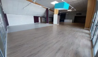  LOCAL COMMERCIAL AVEC VITRINE SAINT-MALO 484 m²