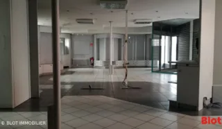  LOCAL PROFESSIONNEL 145 m² LORIENT