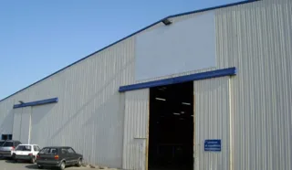  BATIMENT INDUSTRIEL 2900 m² LANDEVANT