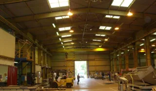  BATIMENT INDUSTRIEL 2900 m² LANDEVANT