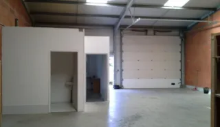  LOCAL D'ACTIVITÉS PLESCOP 160 m²