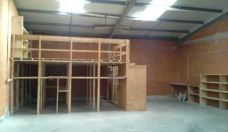  LOCAL D'ACTIVITÉS PLESCOP 160 m²