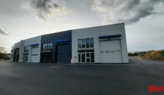  CELLULE D'ACTIVITES MINIAC-MORVAN 171 m²