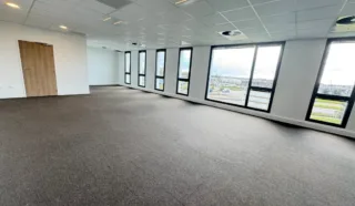  BUREAUX NEUFS 351 m² REZE