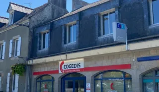  BUREAUX 388 m² LANDIVISIAU