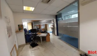  LOCAUX COMMERCIAUX 94 M² NANTES
