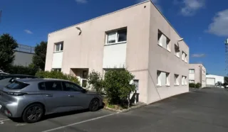  BUREAUX 400 m² COUËRON