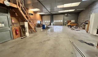  LOCAL D'ACTIVITES / COMMERCIAL ORGERES 800 m²