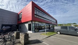  BUREAUX LOCAUX COMMERCIAUX 719 M² VERTOU