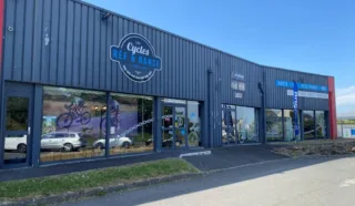  LOCAUX COMMERCIAUX DINAN 470 m²