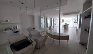  LOCAUX COMMERCIAUX 50 M² LA BAULE ESCOUBLAC