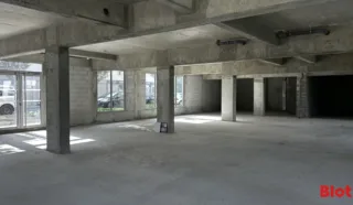  LOCAL COMMERCIAL 393 m² CHANTEPIE