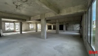  LOCAL COMMERCIAL 393 m² CHANTEPIE