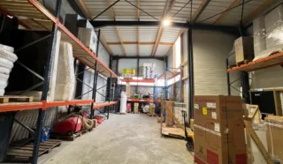  CELLULE COMMERCIALE et d'ACTIVITÉS 220 M²