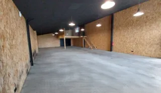  LOCAL D'ACTIVITES A FRESNAIS 150 m²