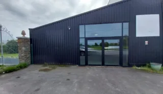  LOCAL D'ACTIVITES A FRESNAIS 150 m²