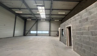  LOCAUX D'ACTIVITÉS 290 M² LES SORINIERES