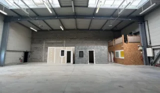  LOCAUX D'ACTIVITÉS 290 M² LES SORINIERES