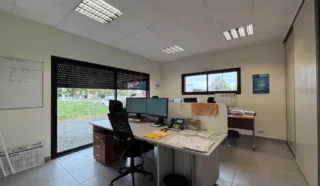  LOCAUX D'ACTIVITÉS 650 M² PAULX