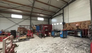  LOCAUX D'ACTIVITÉS 650 M² PAULX