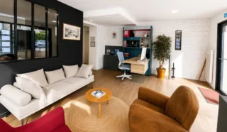  BUREAUX LOCAUX COMMERCIAUX 120 M² NANTES