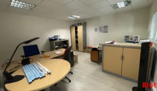  LOCAUX D'ACTIVITÉS 372 M² DONGES