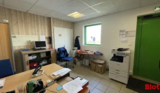  LOCAUX D'ACTIVITÉS 372 M² DONGES