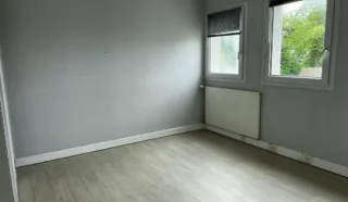  BÂTIMENT INDÉPENDANT DE BUREAUX 380 m² TRELVERN