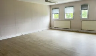  BÂTIMENT INDÉPENDANT DE BUREAUX 380 m² TRELVERN