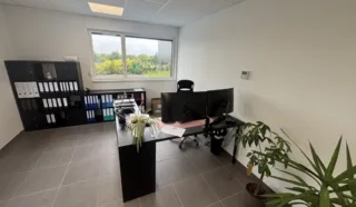  LOCAUX D'ACTIVITÉS 707 M² DERVAL