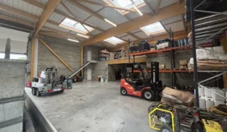  LOCAUX D'ACTIVITÉS 707 M² DERVAL