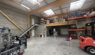  LOCAUX D'ACTIVITÉS 707 M² DERVAL