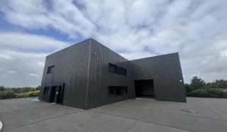  LOCAUX D'ACTIVITÉS 707 M² DERVAL
