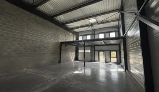  LOCAUX D'ACTIVITÉS 203 M² VIGNEUX DE BRETAGNE