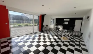  BATIMENT INDÉPENDANT 657 m² TINTENIAC
