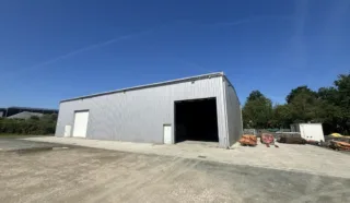  LOCAUX D'ACTIVITÉS 607 M² HERIC