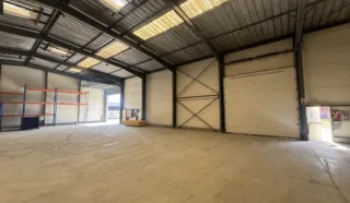  LOCAUX D'ACTIVITÉS 607 M² HERIC