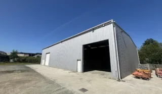  LOCAUX D'ACTIVITÉS 607 M² HERIC