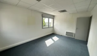  Bureaux / Local professionnel VITRE 70 m² env.