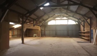  LOCAL D'ACTIVITES 950 M² ST BARNABE