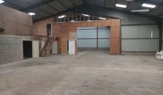  LOCAL D'ACTIVITES 950 M² ST BARNABE