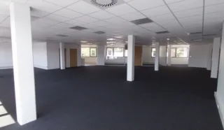 BUREAUX 933 m²  BREST