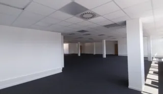  BUREAUX 933 m²  BREST