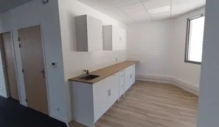  BUREAUX 933 m²  BREST
