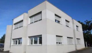  BUREAUX 72 m² env. VITRE