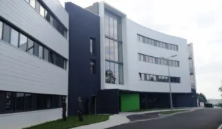  BUREAUX 132 m² CAUDAN