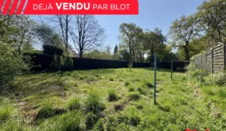 Terrain 920m²