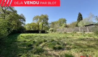 Terrain 920m²