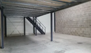  LOCAL D'ACTIVITÉS SAINT AVÉ 128 m²