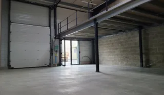  LOCAL D'ACTIVITÉS SAINT AVÉ 128 m²